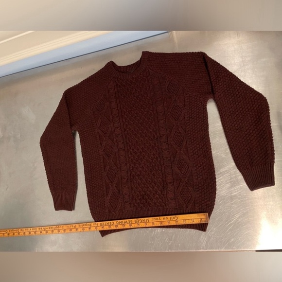 Cedarwood State - Men’s - chunky knit burgundy raglan sleeve sweater - Picture 2 of 4